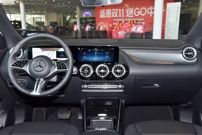 2025款 奔驰GLA GLA 220内饰