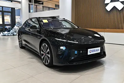 2024款 蔚来ET7 520km 行政签名版 75kWh外观