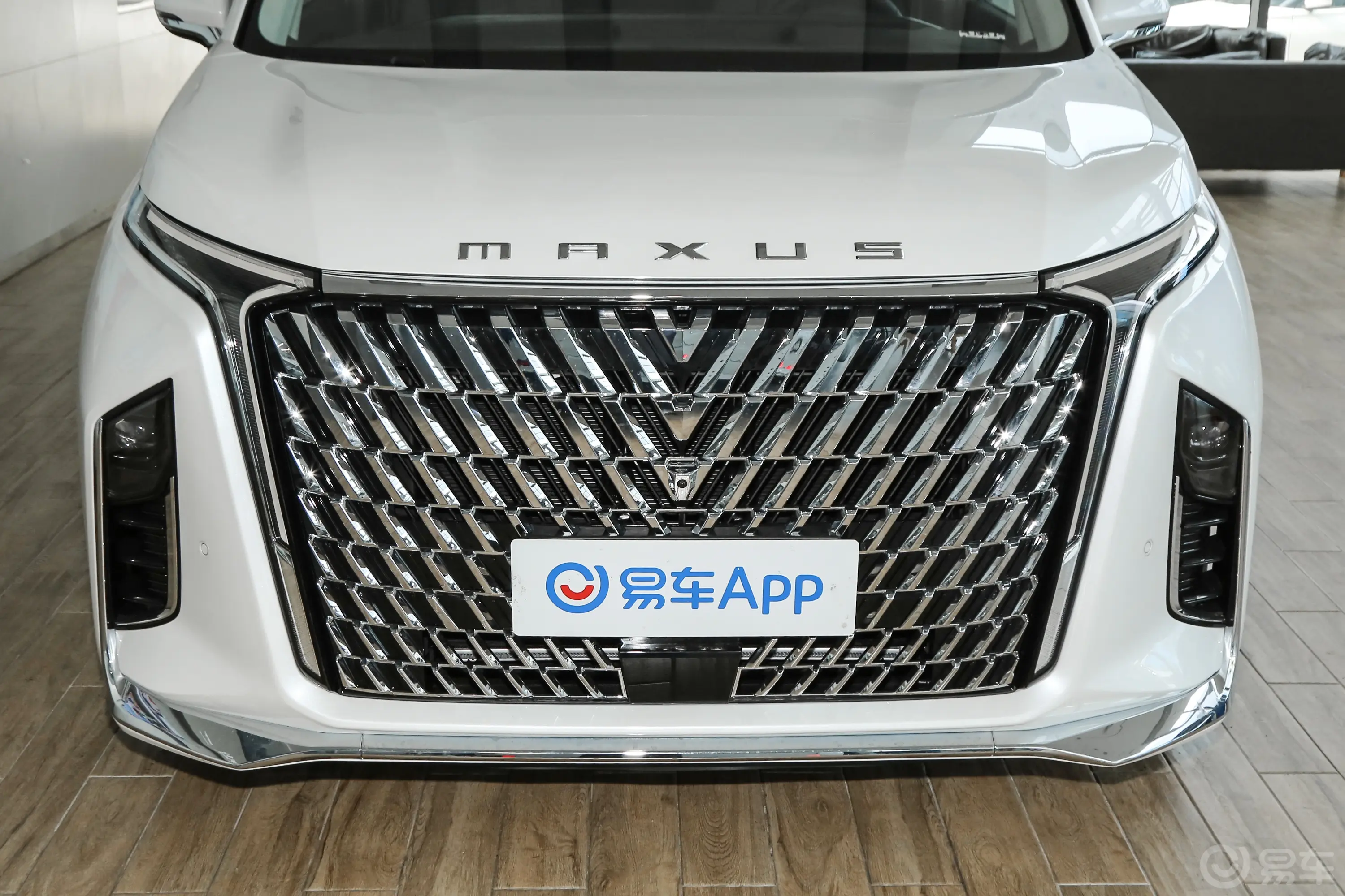 大通G902.0T 星云版 7座外观细节