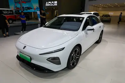2025款 荣威D7 纯电动 610km 后驱尊荣版外观