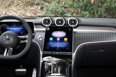 2025款 奔驰GLC GLC 300 L 4MATIC 豪华型 5座内饰
