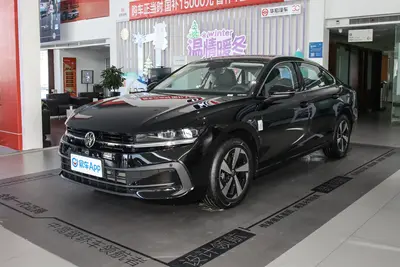 2024款 迈腾 300TSI 尊享版外观