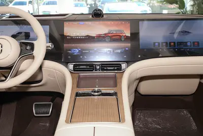 2024款 问界M9 增程版 275km Ultra 6座内饰