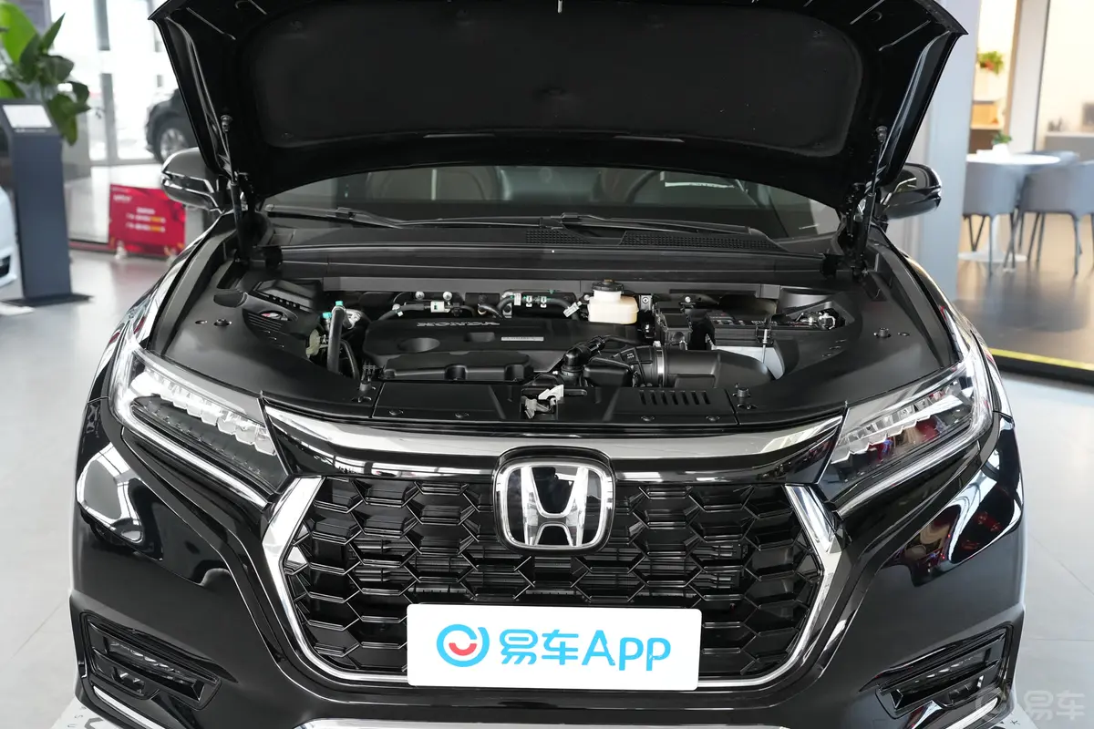 本田UR-V370TURBO 两驱尊雅版前舱整体