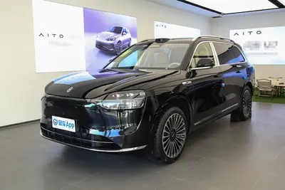 2024款 问界M9 增程版 275km Ultra 6座外观