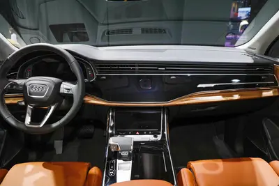 2025款 奥迪Q7 55 TFSI quattro S line运动型 7座内饰