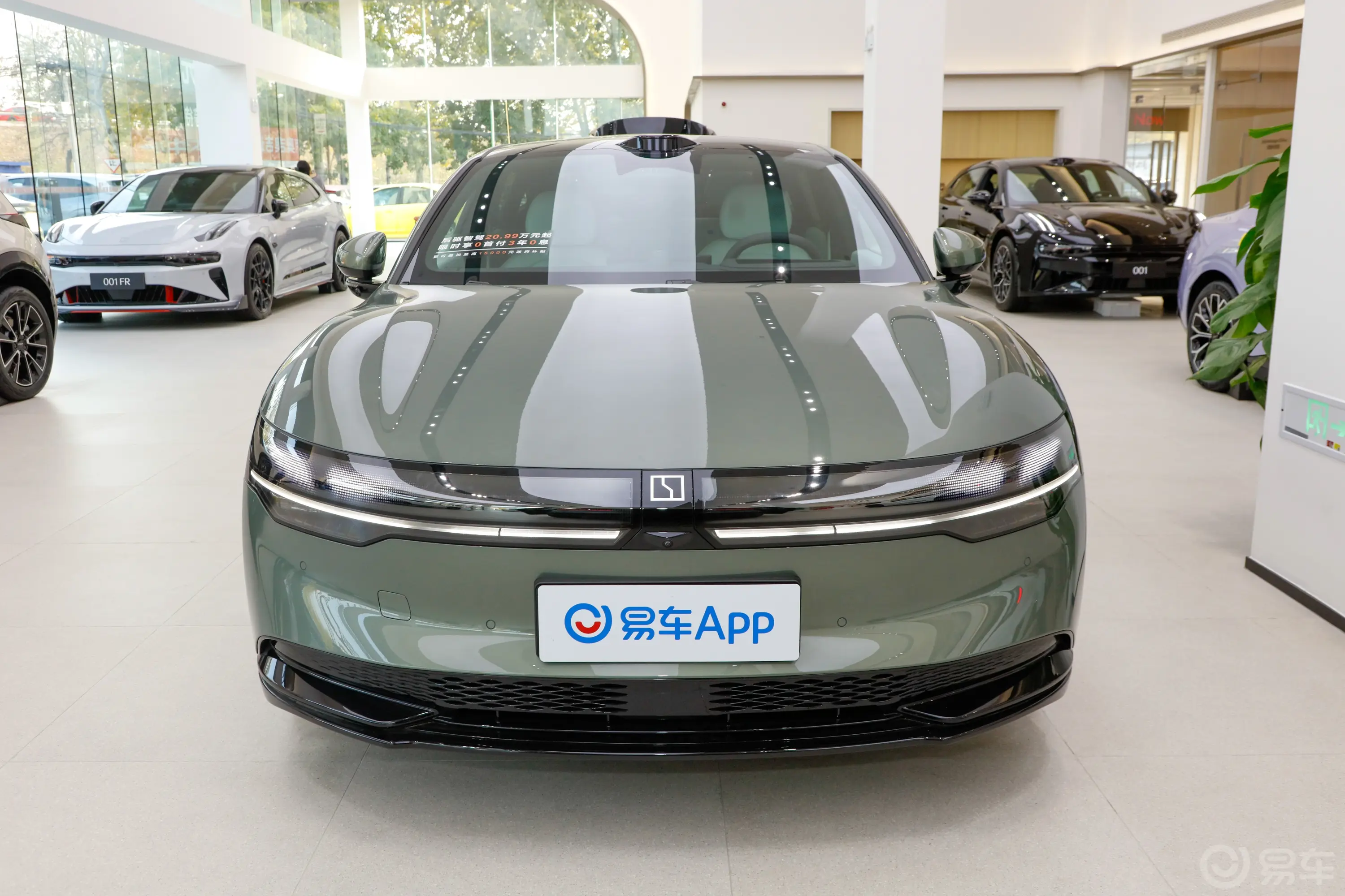 ZEEKR 007688km 后驱智驾版正前水平