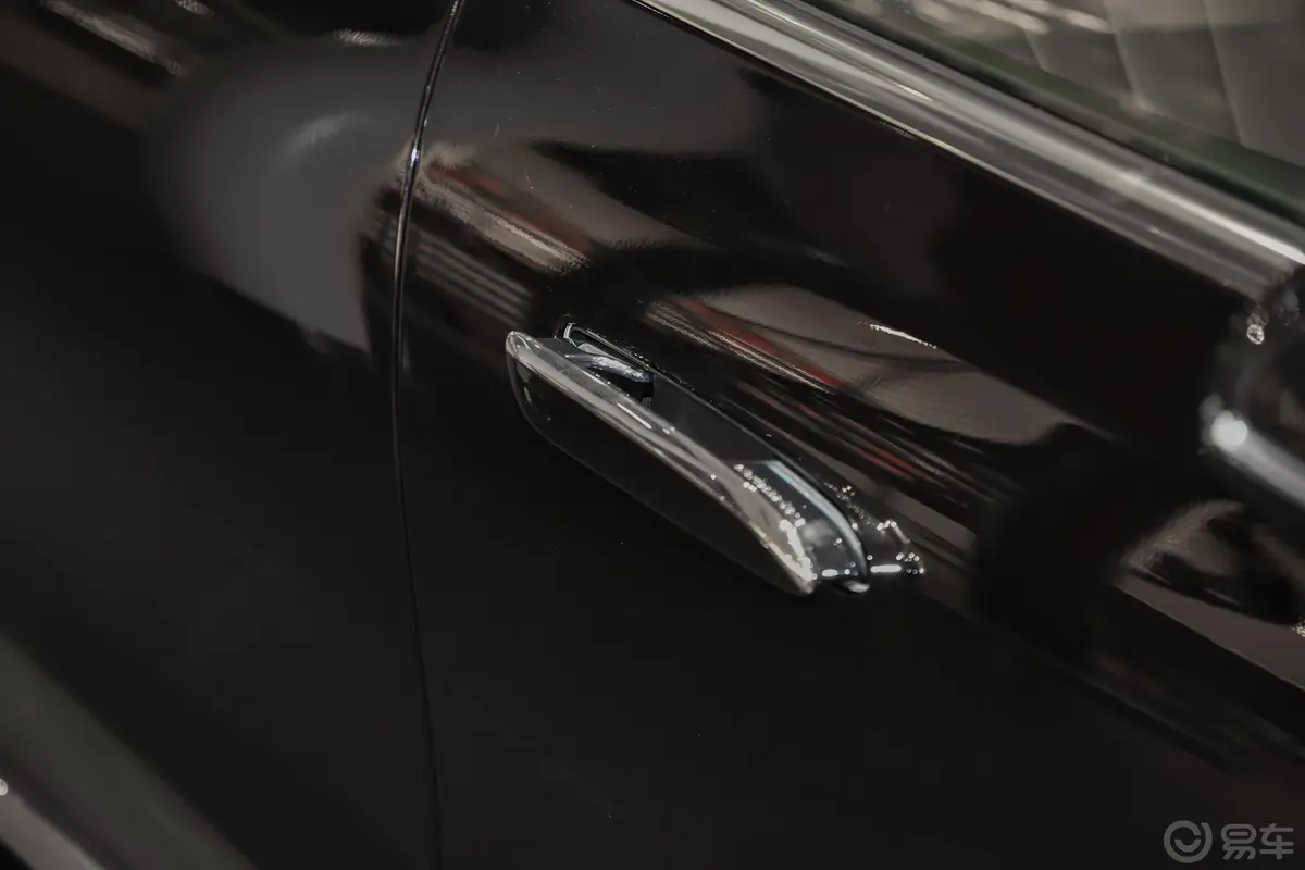 奔驰E级E 300 L 尊贵型外观细节