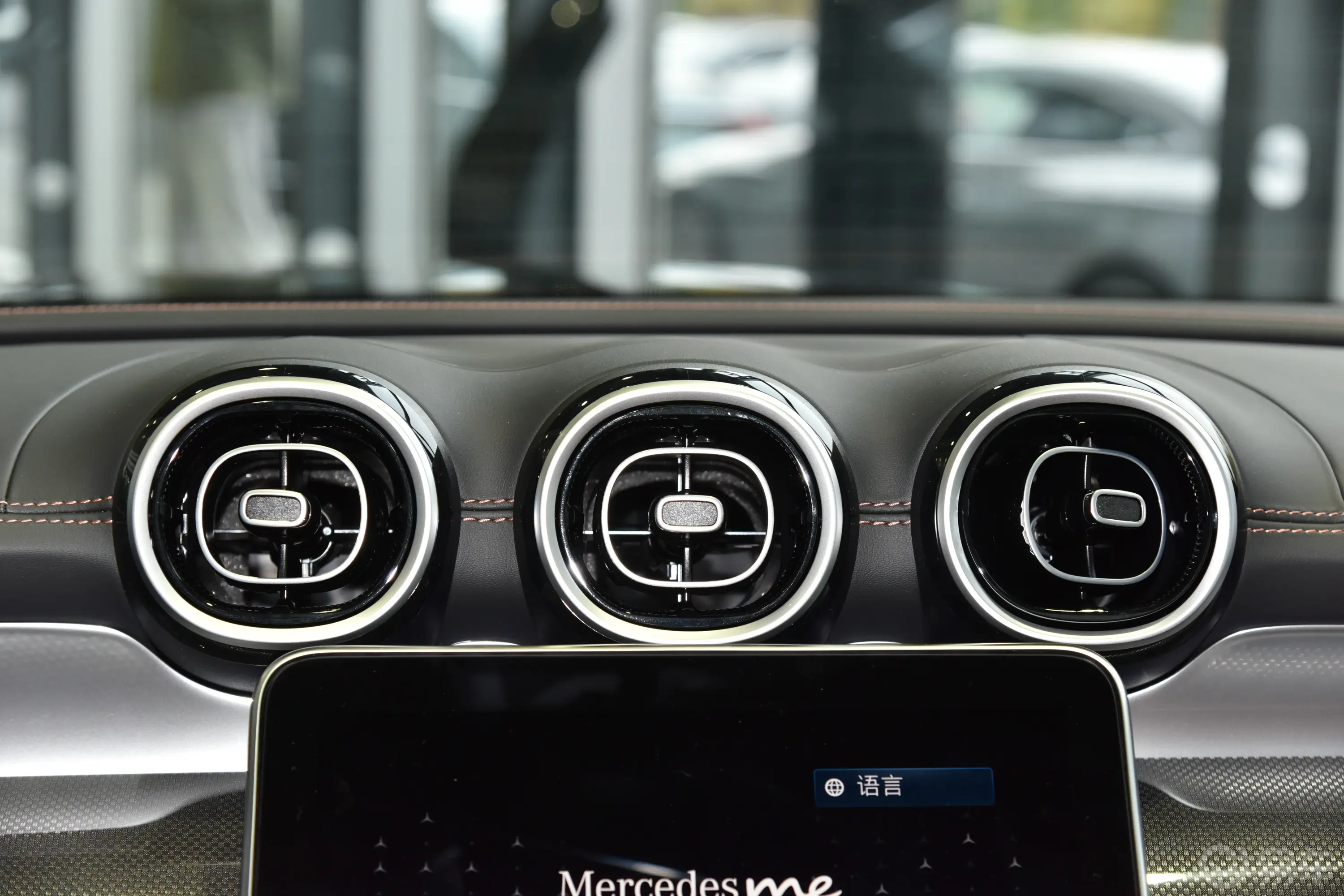 奔驰GLC轿跑GLC 260 4MATIC 轿跑SUV中控