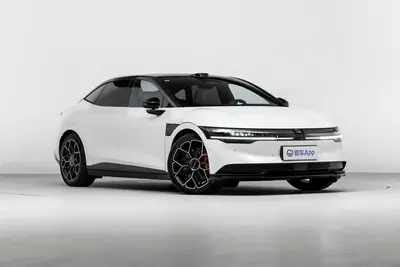 2025款 ZEEKR 007 770km 四驱长续航智驾版外观