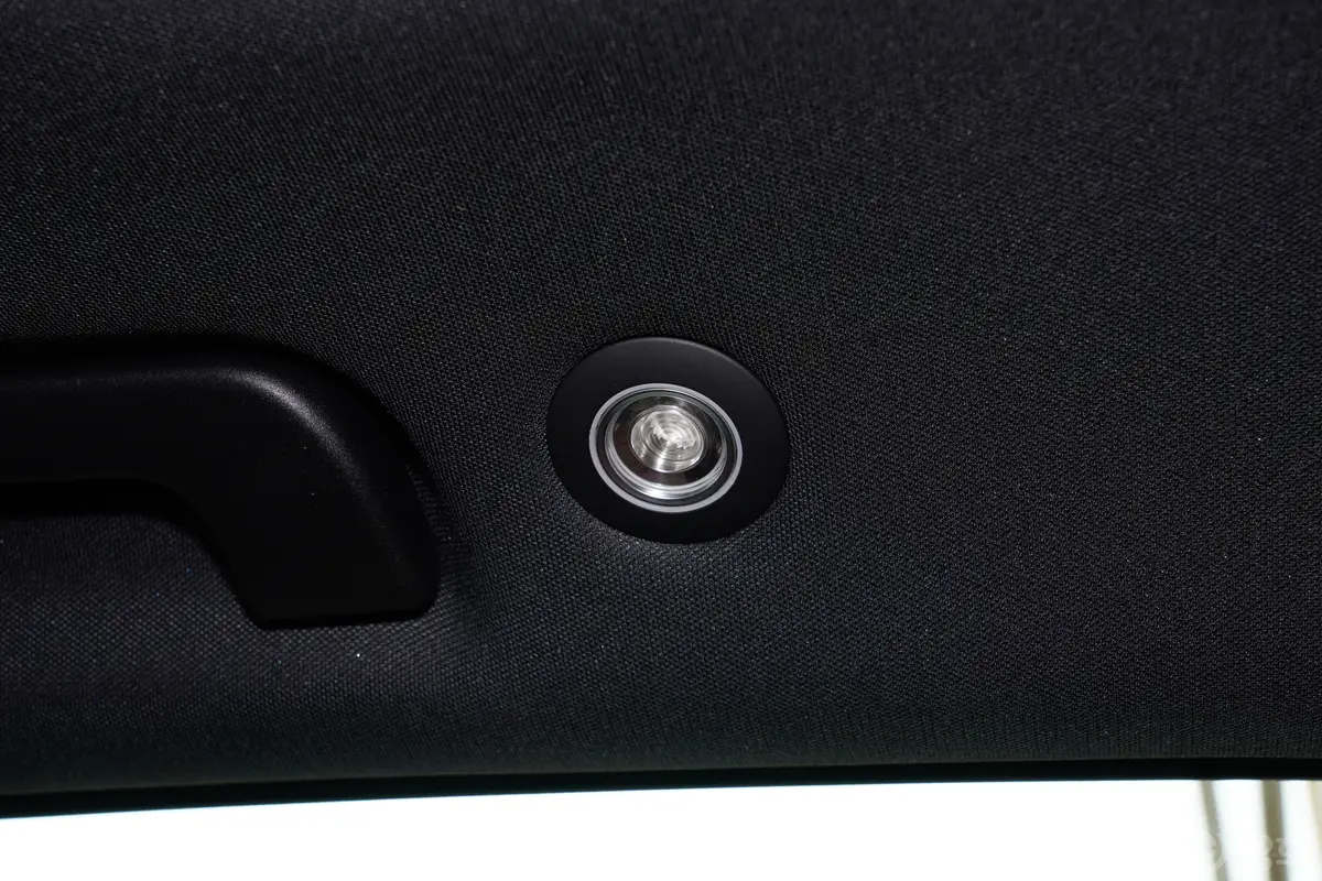 奥迪Q755 TFSI quattro S line冰雪运动型 7座后排功能