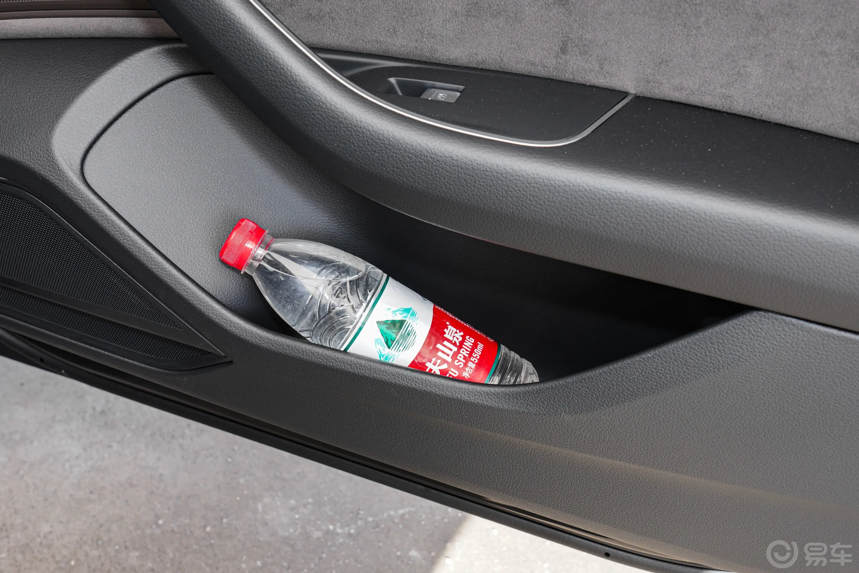 奥迪A8A8L 45 TFSI quattro 豪华型副驾驶位