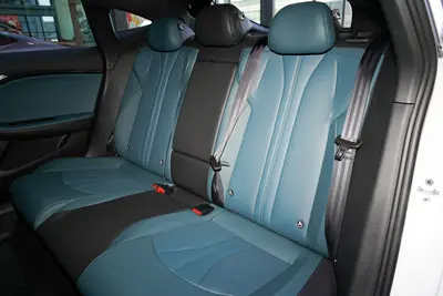 2025款 MG7 1.5T 300 双离合优雅版空间