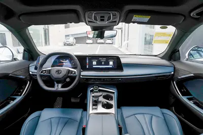 2025款 MG7 1.5T 300 双离合优雅版内饰