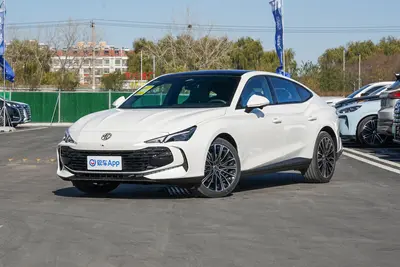 2025款 MG7 1.5T 300 双离合优雅版外观