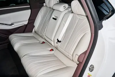 2024款 腾势Z9GT EV 630km Pro版空间