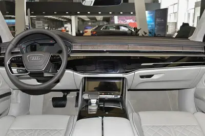2025款 奥迪A8 A8L 55 TFSI quattro 旗舰型内饰
