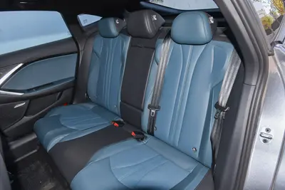 2025款 MG7 1.5T 300 双离合豪华版空间