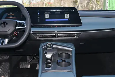 2025款 MG7 1.5T 300 双离合豪华版内饰