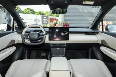 2025款 领克Z20 530km 后驱Pro内饰