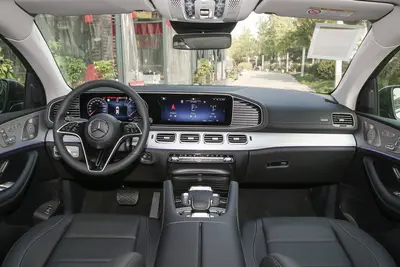 2025款 奔驰GLE轿跑 GLE 350 4MATIC 轿跑SUV 豪华型内饰