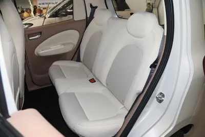 2025款 宏光MINIEV 四门版 205km 臻享款空间