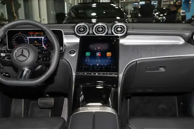2025款 奔驰GLC GLC 260 L 4MATIC 豪华型 5座内饰