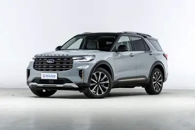 2024款 探险者 EcoBoost 285 四驱赤金版 6座外观