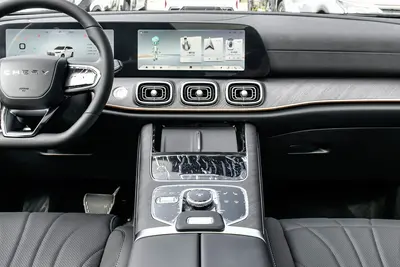 2025款 瑞虎9 2.0T 自动四驱臻享版 7座内饰