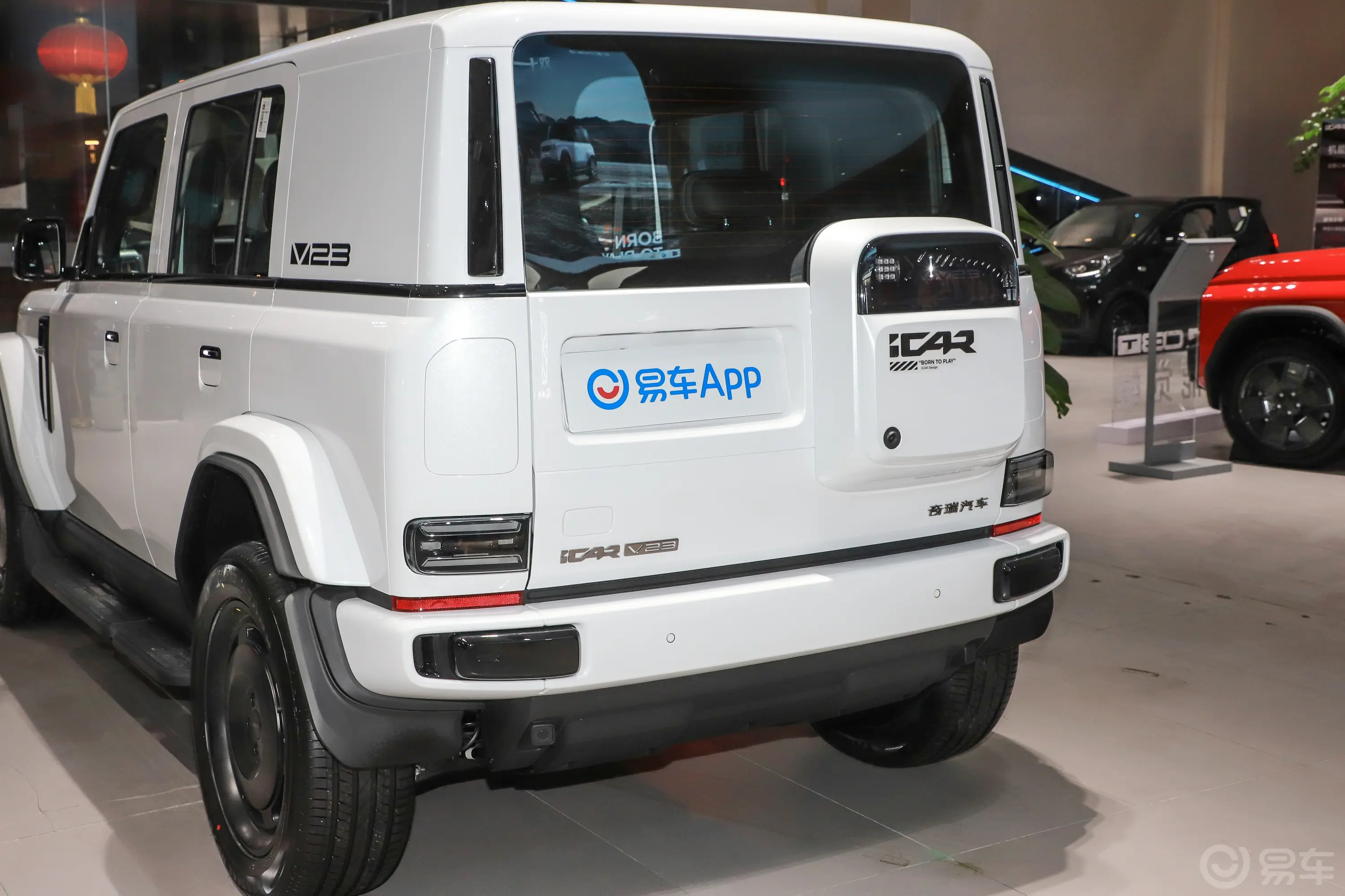 iCAR V23401km 后驱进阶版车尾特写