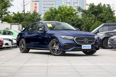 2024款 奔驰E级(进口) E 300 时尚型运动版外观