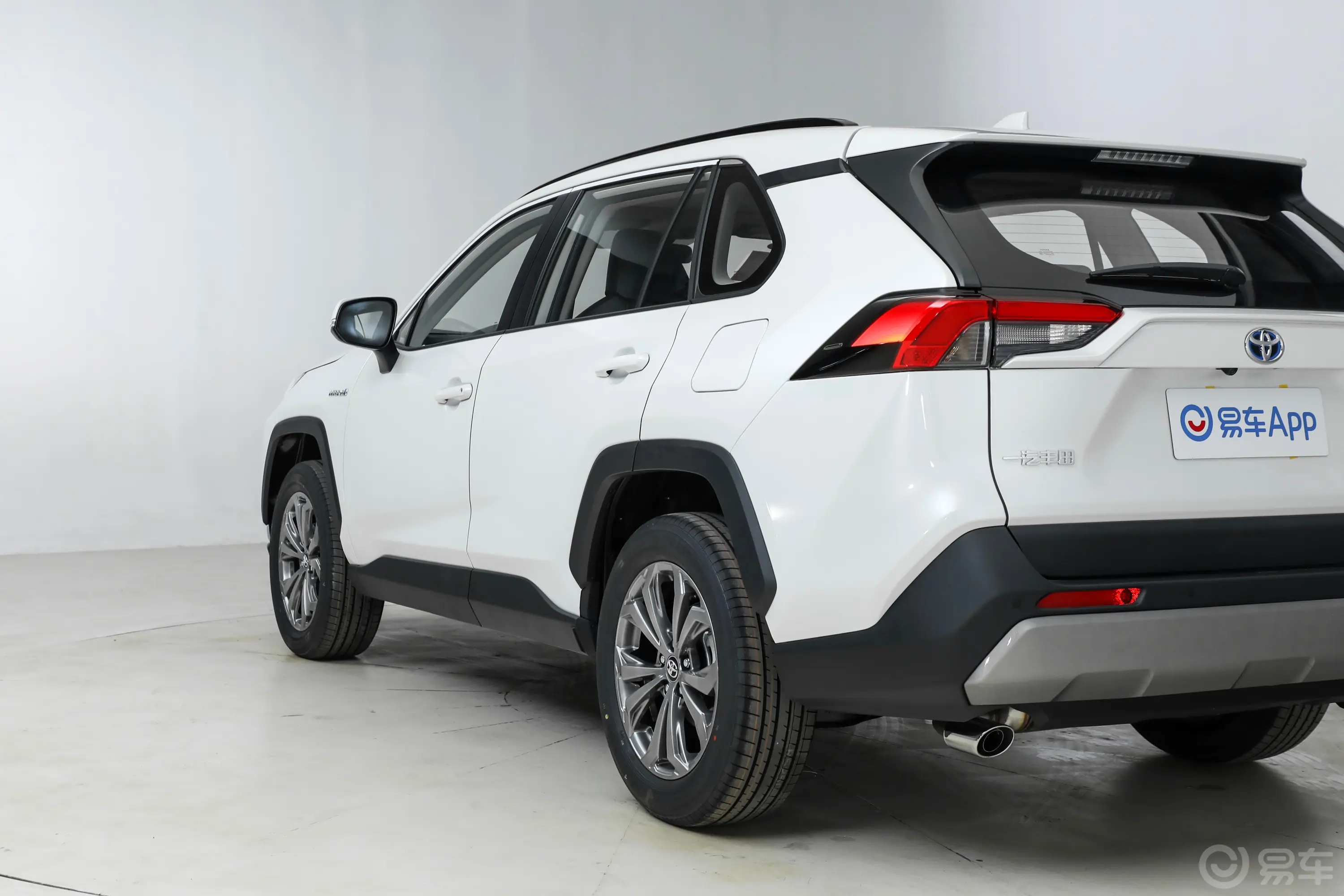 RAV4荣放双擎 2.5L 两驱精英PLUS版外观细节
