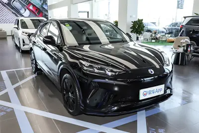 2024款 腾势N7 702km 后驱智驾Pro猎影版外观