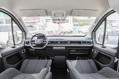 2025款 长安凯程V919 速运舱 320km 短轴高顶标准型 6座内饰