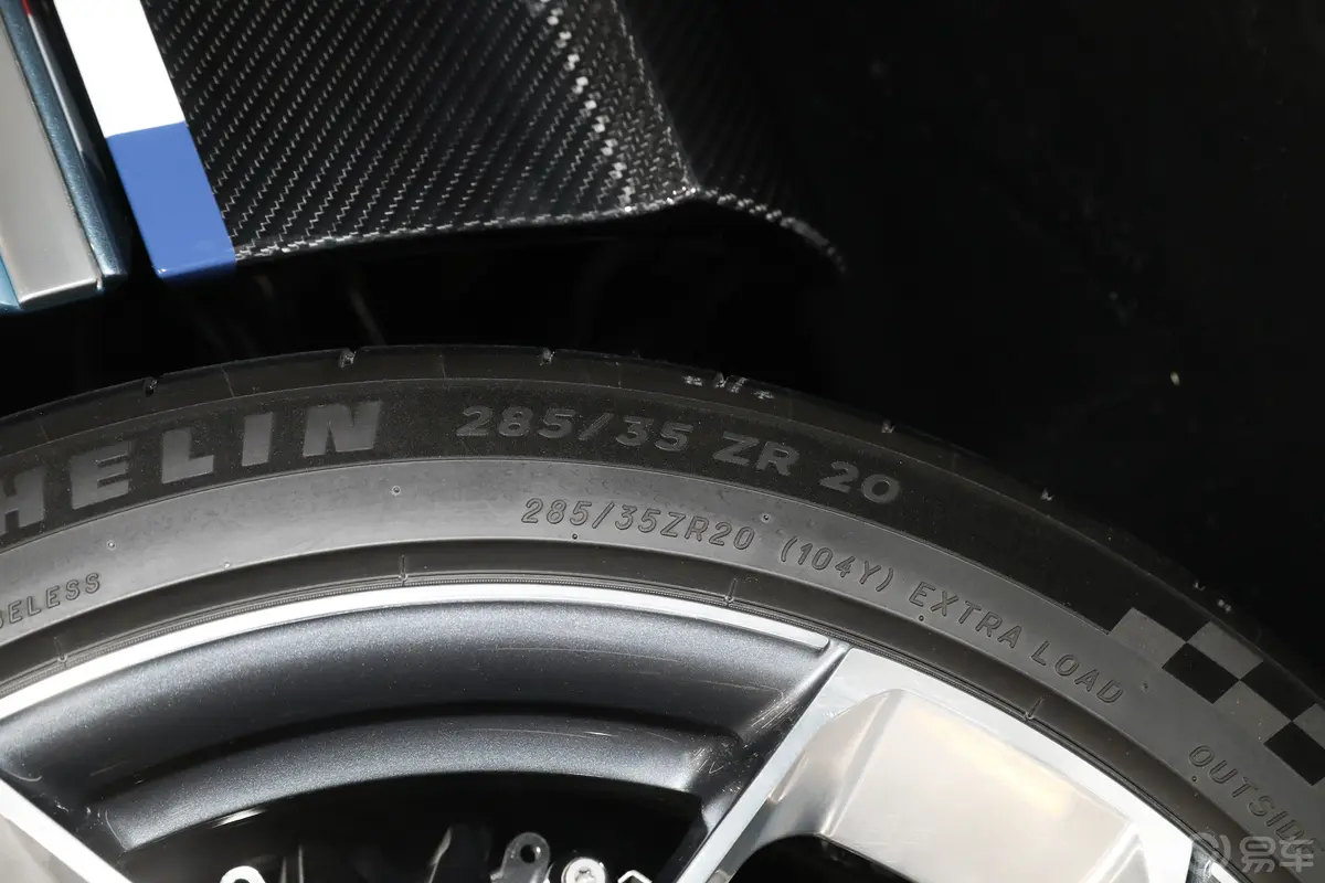 Tourbillon8.3L 60km 标准版前轮胎尺寸