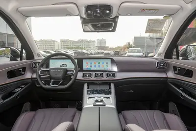 2025款 瑞虎9 C-DM 1.5T 106km 悦享版 磷酸铁锂 7座内饰