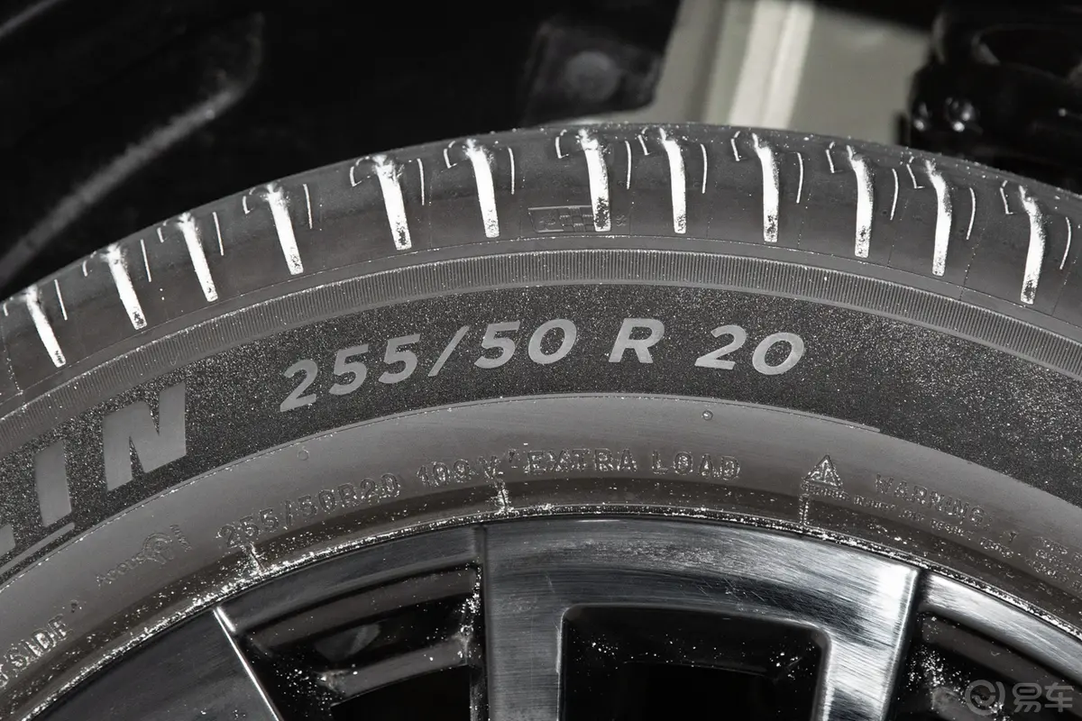 传祺向往S71.5T 180km 四驱Ultra激光雷达版前轮胎尺寸