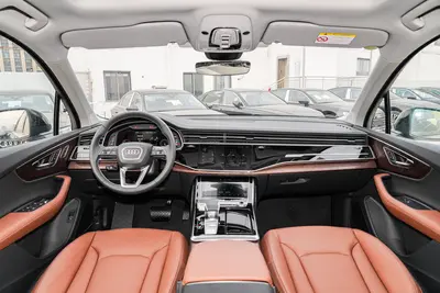 2025款 奥迪Q7 45 TFSI quattro S line黑武士型 5座内饰