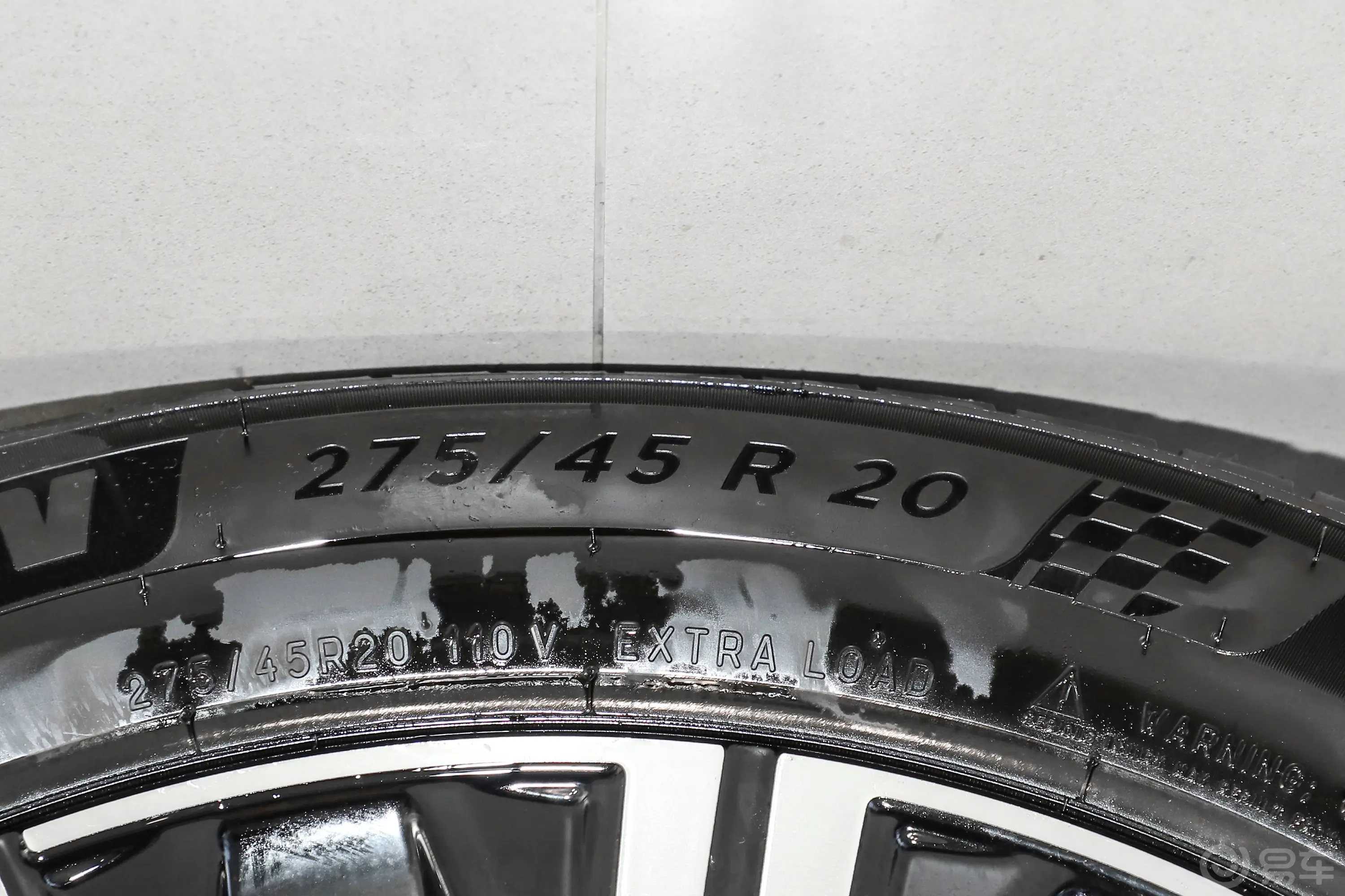 沃尔沃XC90B6 智雅豪华版 7座前轮胎尺寸