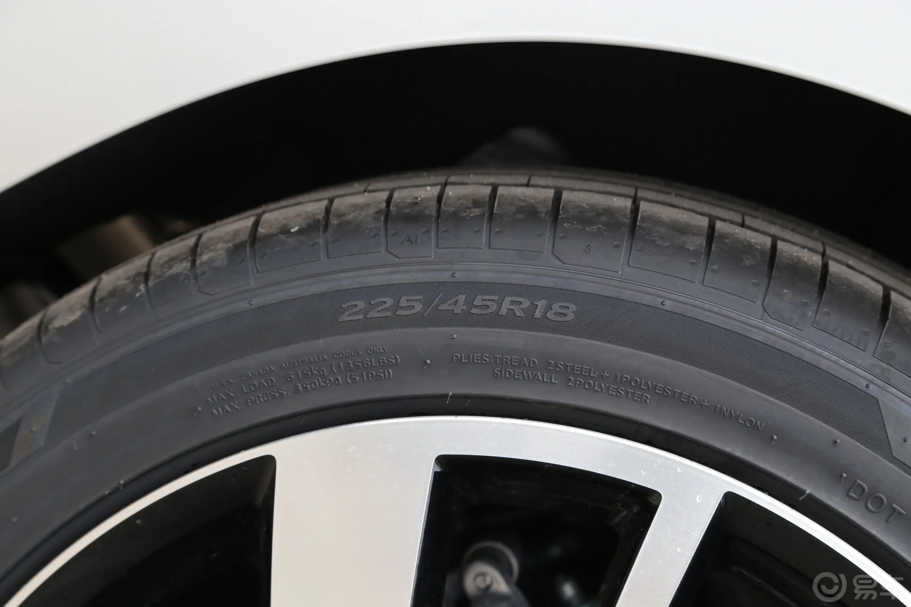 速腾300TSI 双离合卓越版后轮胎尺寸