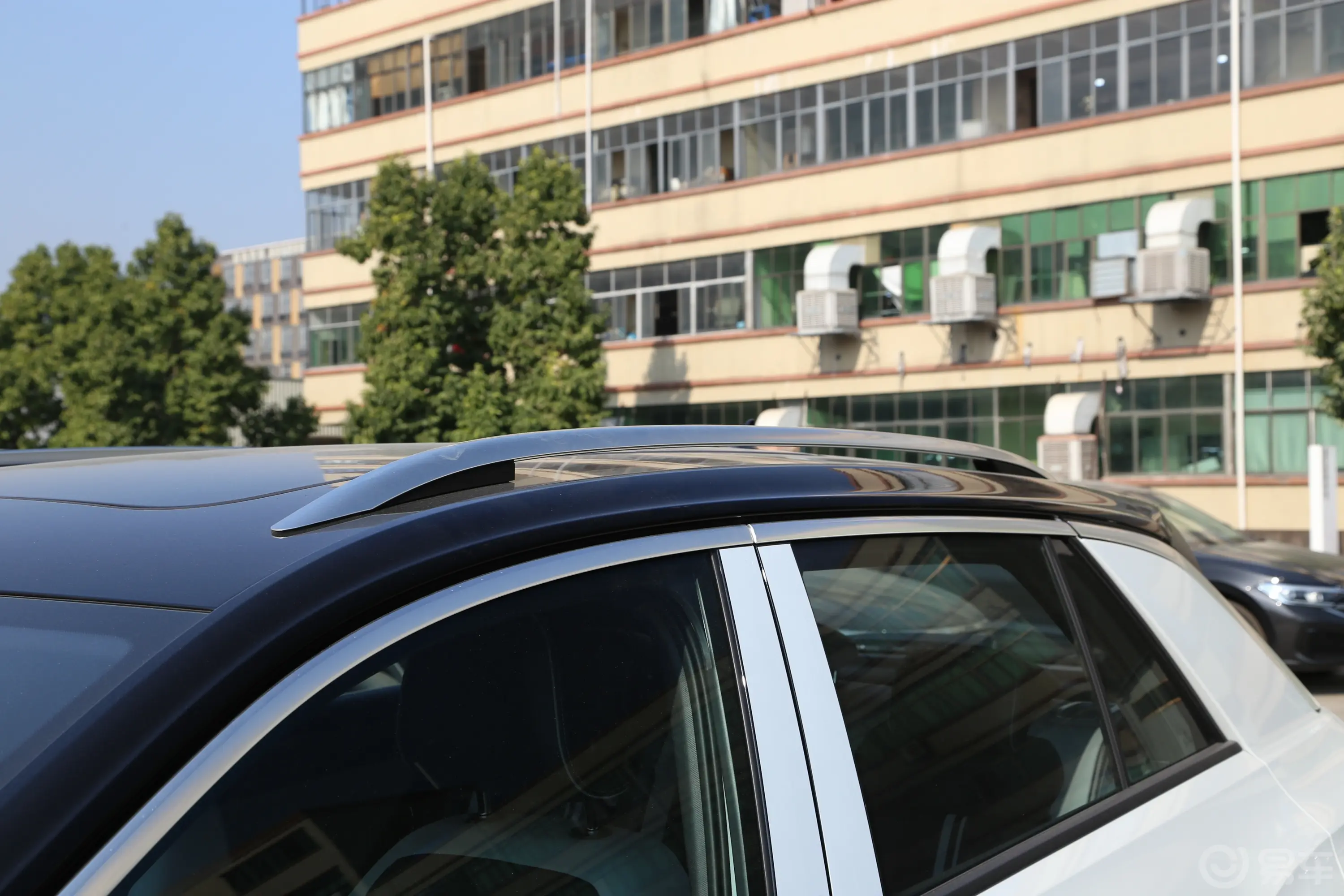 探歌300TSI 星光版车顶行李架