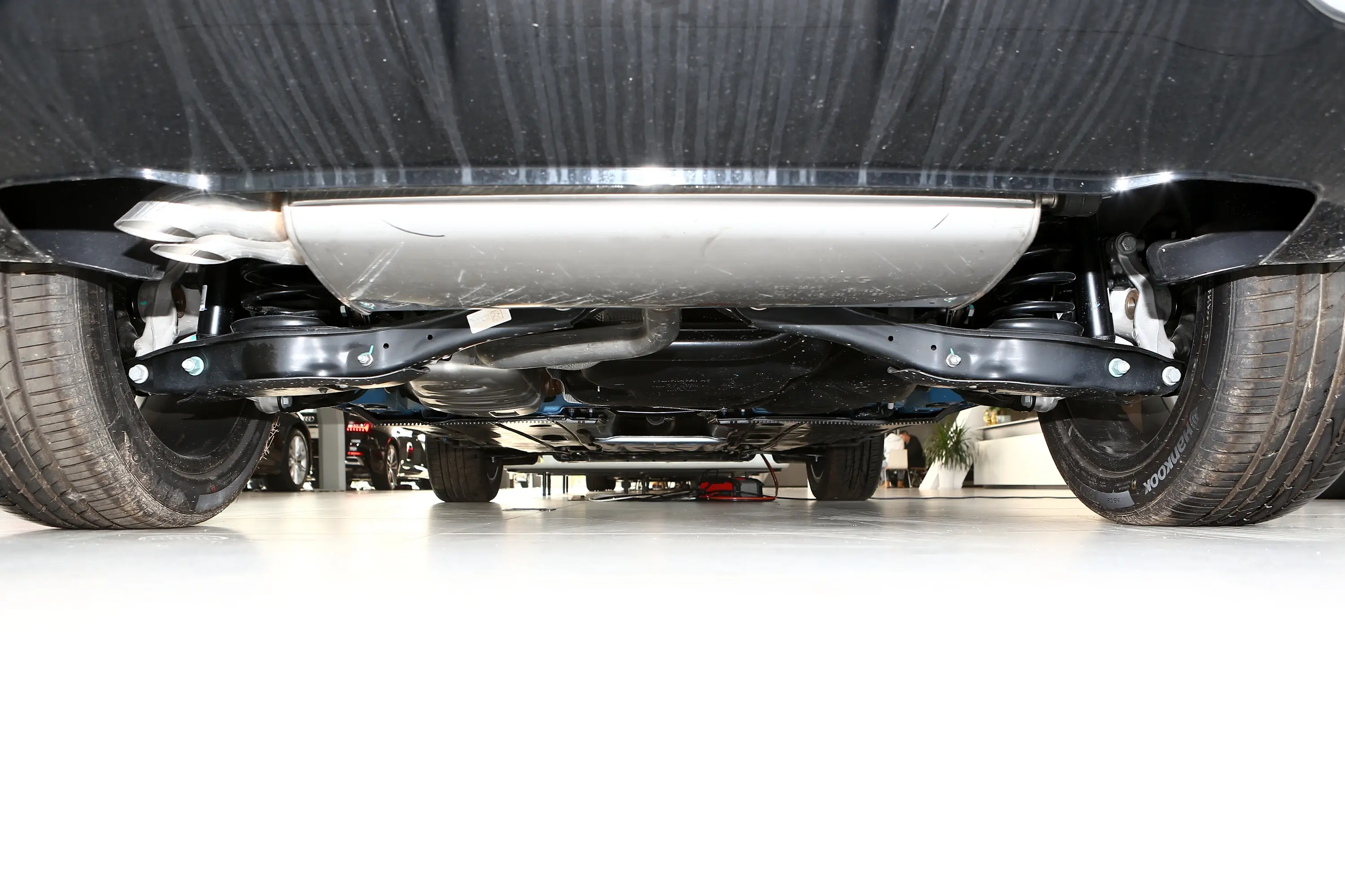 奥迪Q2L35 TFSI 时尚动感型后悬架整体