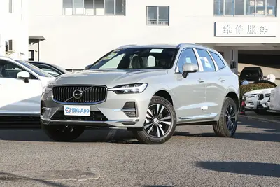 2025款 沃尔沃XC60 B5 四驱智逸豪华版外观