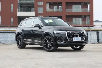 2025款 奥迪Q7 55 TFSI quattro S line尊贵型 7座外观