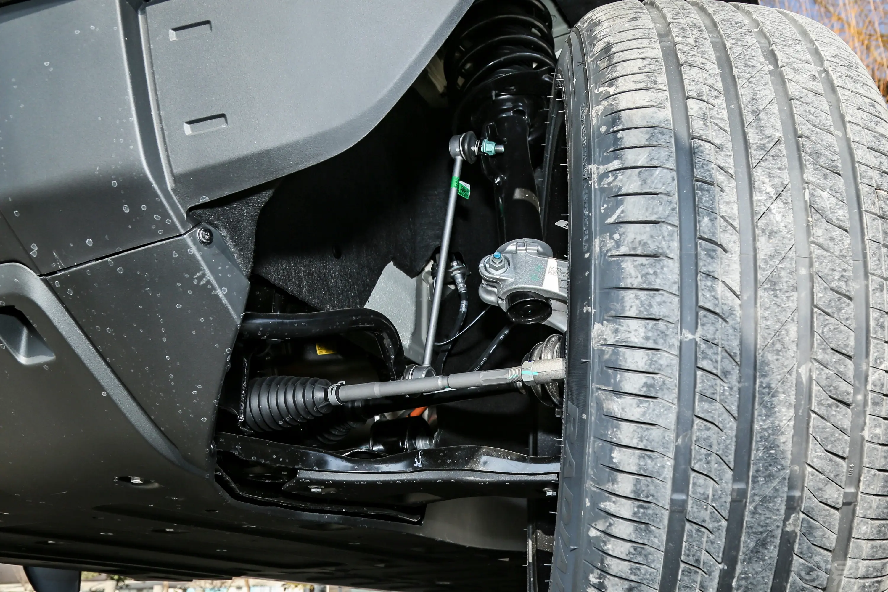 iCAR V23501km 四驱智驾版左侧前悬架