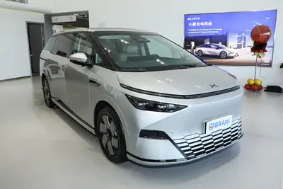 2024款 小鹏X9 610 前驱长续航 Max外观