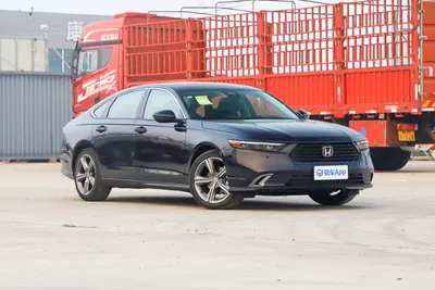 2025款 雅阁 260TURBO 尊贵版外观