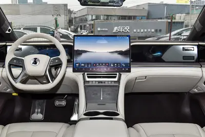 2024款 腾势Z9 EV 630km Max版内饰