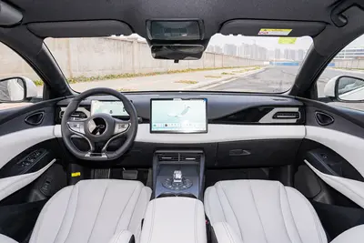 2025款 海豹06 DM-i 智驾版 1.5L 80km 豪华型内饰