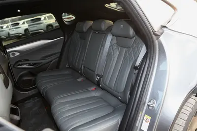 2025款 宋L EV 智驾版 550km 后驱卓越型空间
